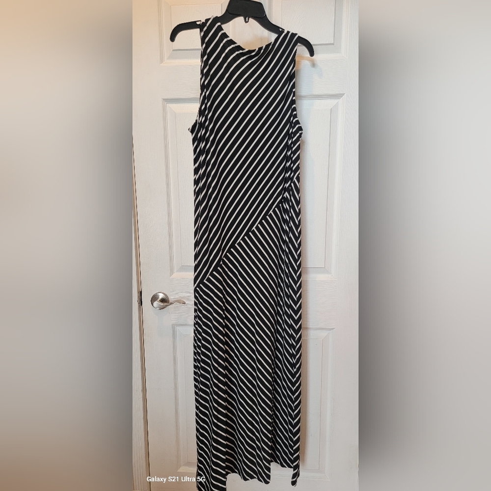 Womens Elegant Black Sleeveless Maxi Dress - Picture 2 of 3